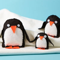 Fiesta Crafts Buttonbag Penguin Family Kit